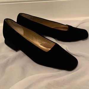 Nina Black Velvet evening shoe